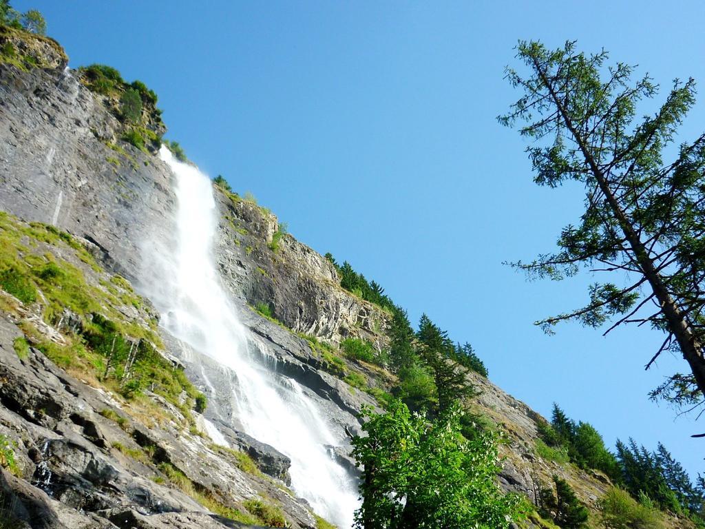 Residence Prestige Odalys La Cascade - Les Epinettes Vaujany Luaran gambar